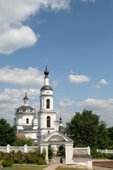 Fototapeta na wymiar Klasztor w Maloyaroslavets Rosji