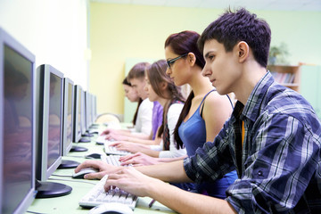 teens in internet-cafe