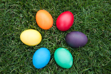 Fototapeta na wymiar Easter eggs in a sircle