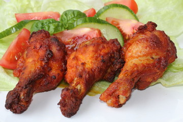 Chicken Wings 3 Stück mit Salat