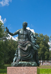 Fototapeta na wymiar Tsarskoye Selo. Catherine Park. Antique Granite statue in front
