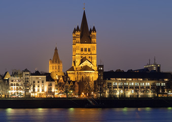Obraz premium Evening view on Great St. Martin Church in Cologne