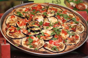 Vegetable pizza