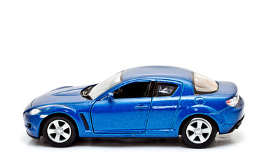 Obraz na płótnie Canvas niebieski model sportu samochodowego na białym tle