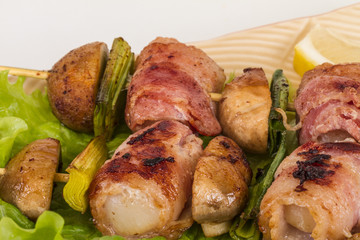 Bacon wrapped grilled Scallops with mushrooms and bacon