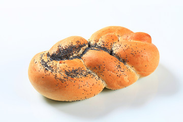 Poppy seed bun