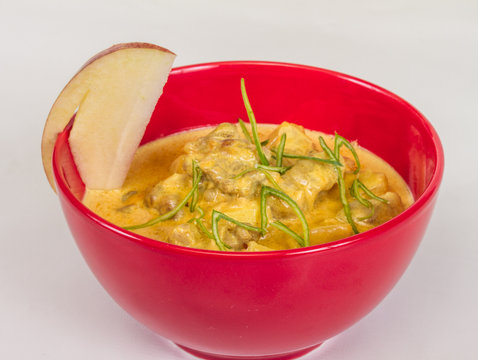 Yellow Curry Chicken (Massaman Curry Chicken)