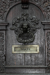door knocker
