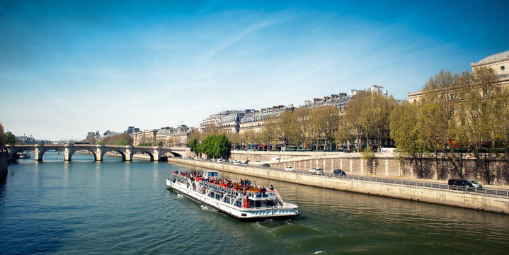 Quais de Seine - Paris - France