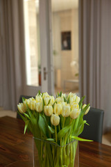 Tulipes, bouquet, maison, intérieur, décoration, salon