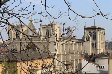 Vue sur la cathédrale Saint Jean à Lyon