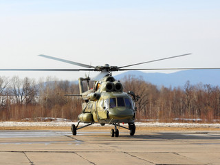 Fototapeta na wymiar Russian army Mi-8 helicopter