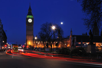 Fototapeta na wymiar Houses of Parliament w nocy