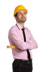 architetto in cantiere guarda in alto