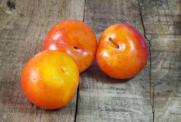 yellow plums