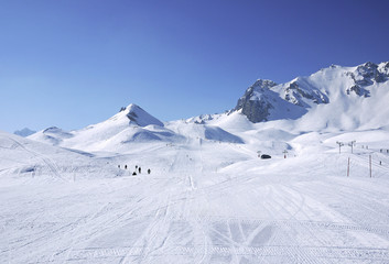 Fototapeta na wymiar stok narciarski na 3 Vallees