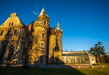 Obraz premium Impressive castle at sunset