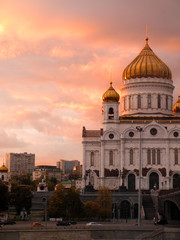 Fototapeta na wymiar Kościół Chrystusa Zbawiciela w Moskwie w zmierzchu
