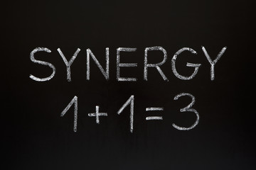 Obraz premium Synergy Concept on Blackboard