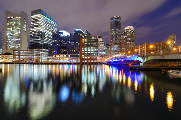 Fototapeta na wymiar Boston Harbor i Financial District