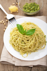 spaghetti with pesto sauce