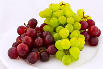 white and red grapes