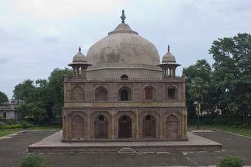 Fototapeta na wymiar Mughal Prince 'n' Princess' Tomb, Allahabad, India
