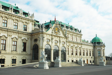 Fototapeta na wymiar Fasada Muzeum Belvedere w Wiedniu