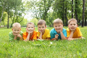Fototapeta premium Group of children in the park