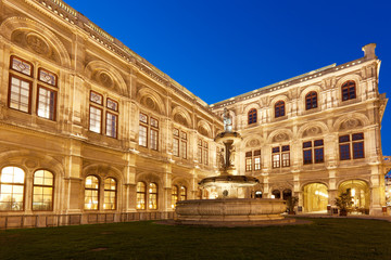 Fototapeta na wymiar Wiener Staatsoper, Nachtaufnahme