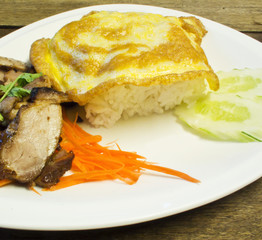 Pork rice omelet