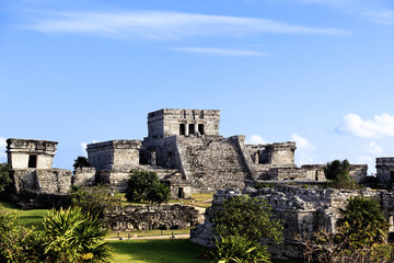 Fototapeta na wymiar Słynne archeologiczne ruiny Tulum w Meksyku