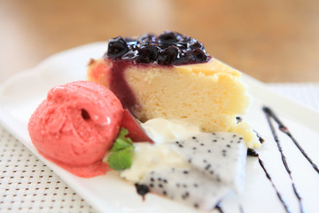 Berry fruit cake