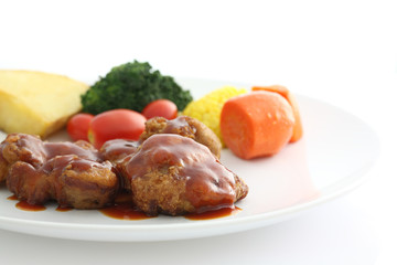 Fried Chicken with tomato sauce and vegetable