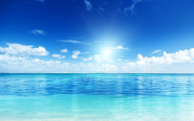Obraz premium ocean i idealne niebo