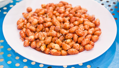 Salted fried peanuts