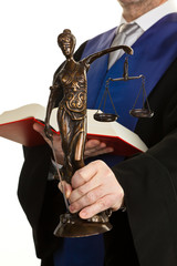 Richter mit Gesetzbuch und Justitia