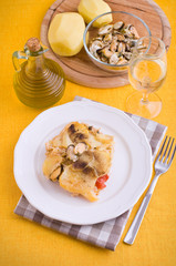 Rice, potatoes and mussels. Tiella di riso, patate e cozze.