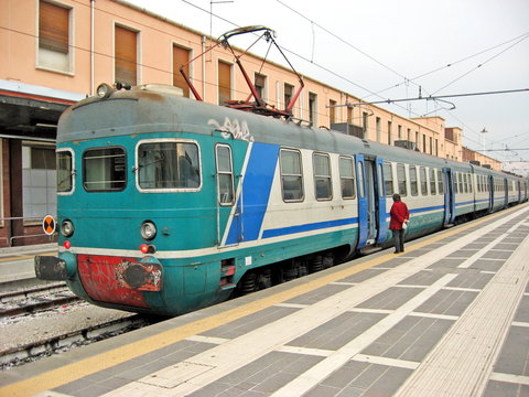 train in the station waiting