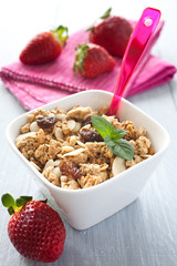 frisches Müsli mit Rosinen