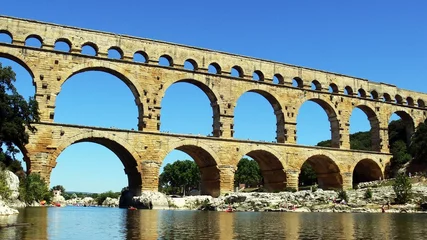 Cercles muraux Monument artistique View from the river of Roman waterworks Pont Du Gard