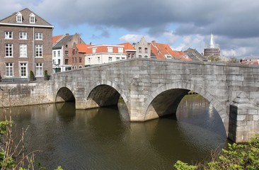 Fototapeta na wymiar Maria-Theresiabrug in Roermond