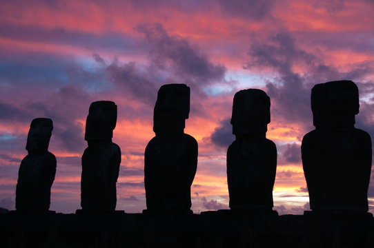 Sunrise at Ahu Tongariki  Easter island, Chile