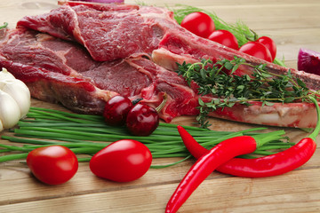 fresh spare ribs : raw lamb with thyme , red chili pepper