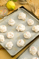 bianchittus - meringhette, dolce tipico dalla Sardegna