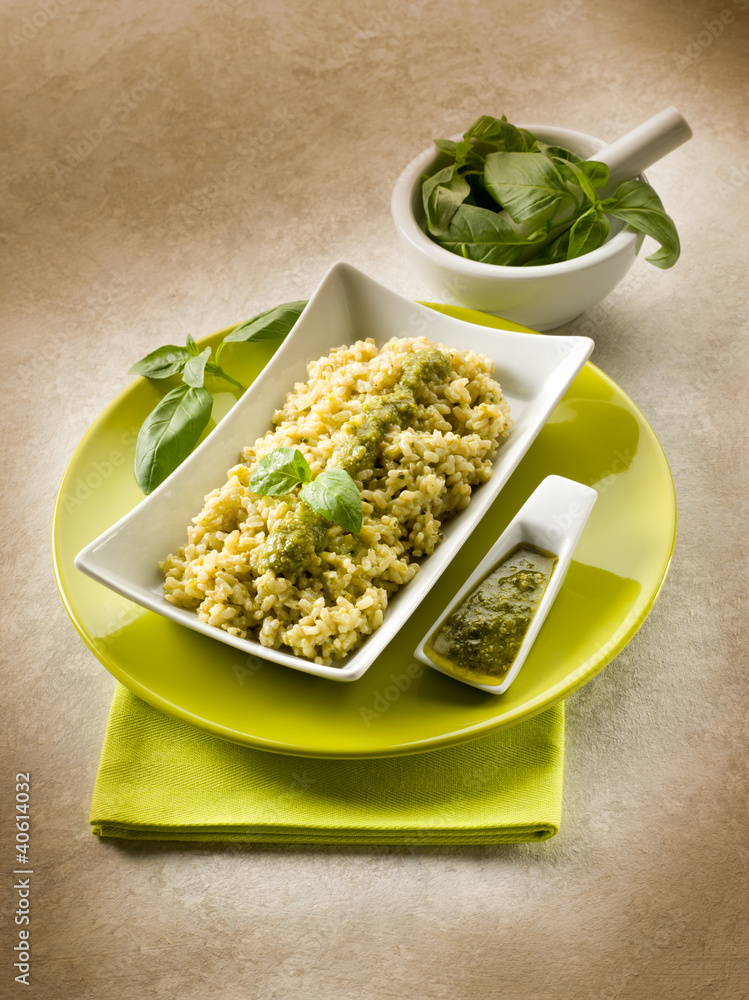 Poster risotto with pesto sauce