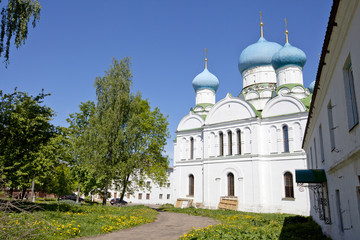 Fototapeta na wymiar Church in Uglich town