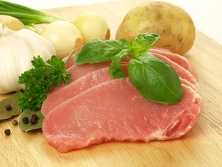 Raw pork with vegatables
