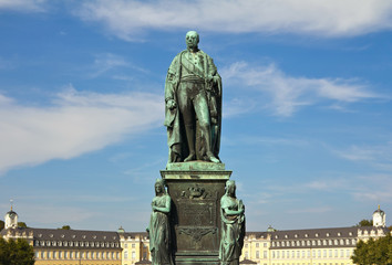 Fototapeta na wymiar Großherzog-Karl-Friedrich-Denkmal