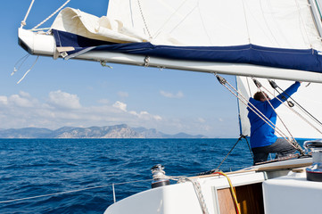 Classical mainsail reefing system